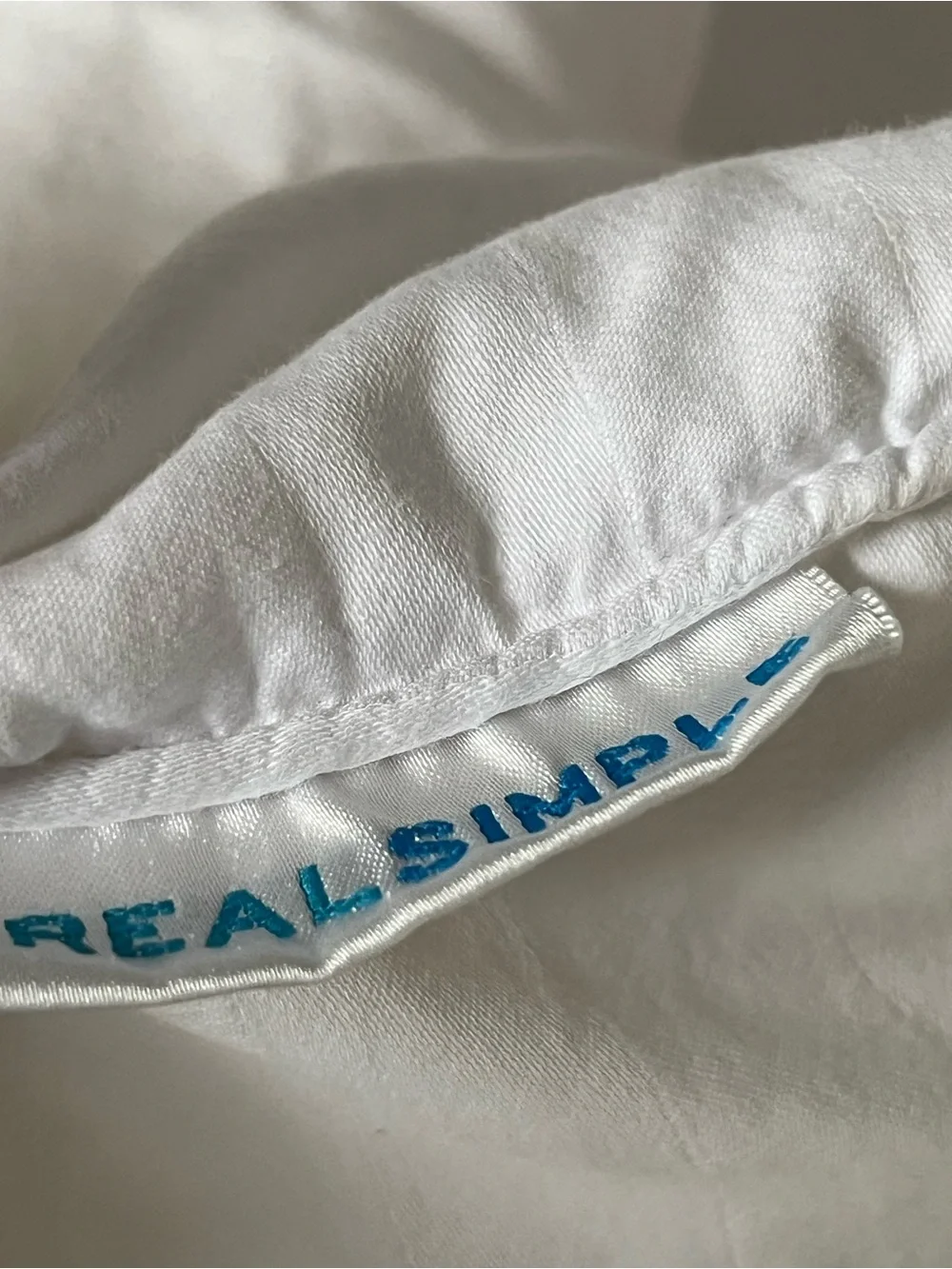Real Simple White comforter only w/ Flaws